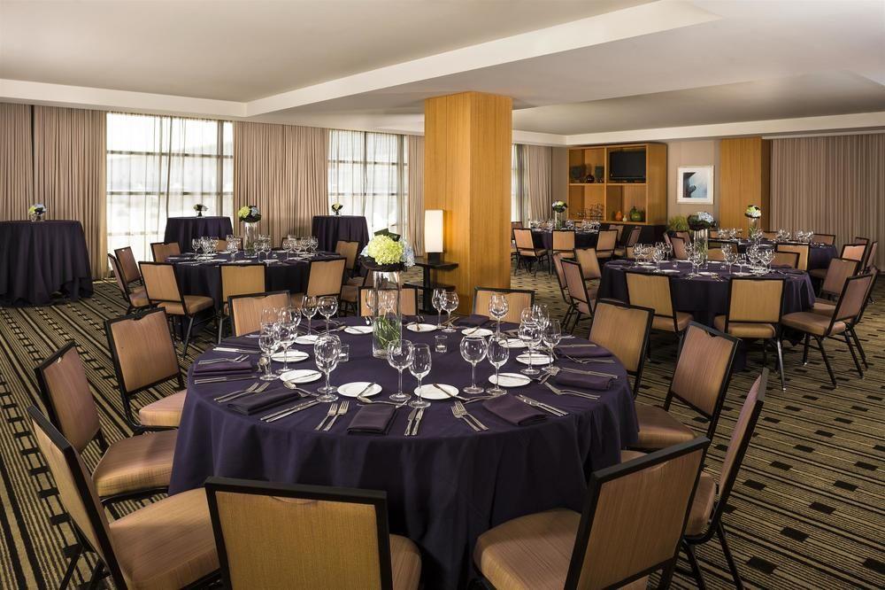 Отель The Westin Detroit Metropolitan Airport Ромулус Экстерьер фото