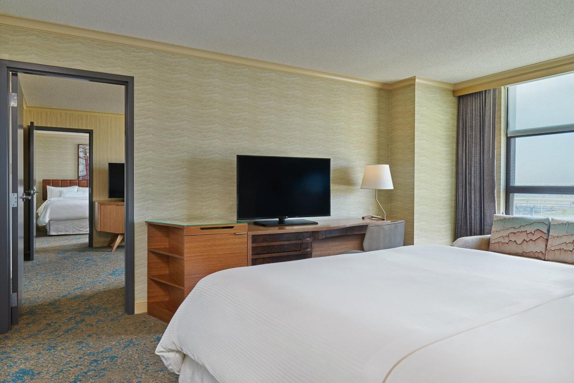 Отель The Westin Detroit Metropolitan Airport Ромулус Экстерьер фото